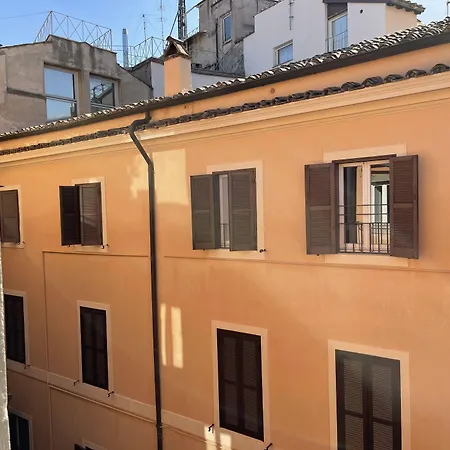 Palazzetto Trevi Pensión Roma
