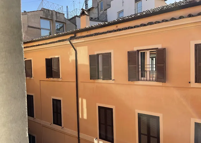 Palazzetto Trevi בית הארחה רומא